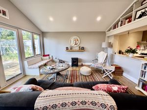 Photo 13- click for photo gallery